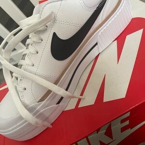 Nike Court Legacy Lift Women's Sneakers